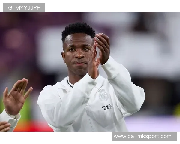 加比：维尼修斯是自我中心主义者，我十分厌烦他的做法