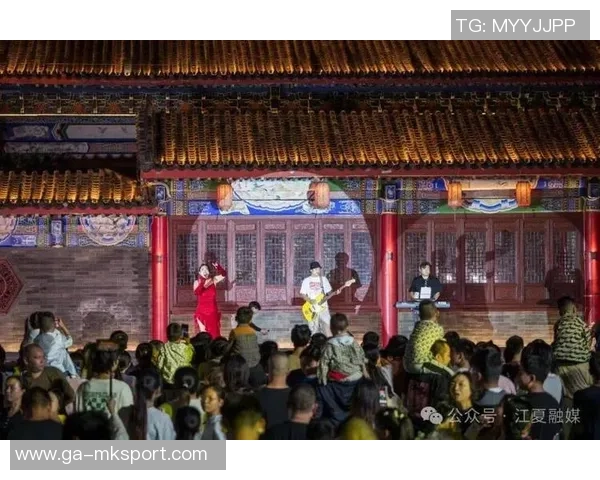 完全爆了！今日，近3万人涌入武汉这儿，现场太猛