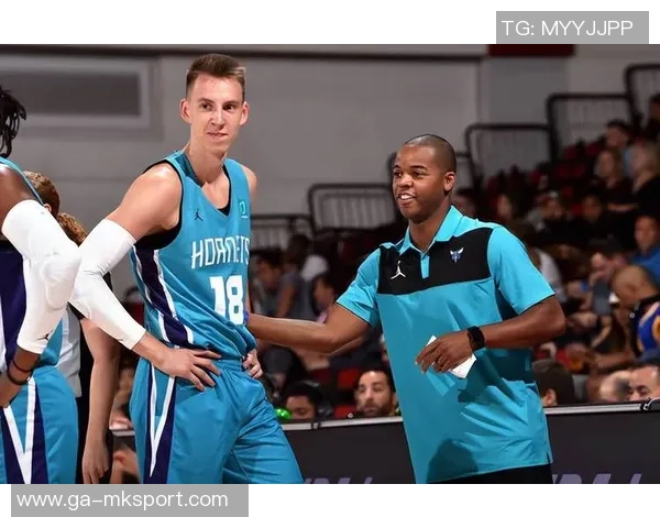 篮下进攻效率高到离谱！黄蜂这个次轮秀乃至还有一些潜力能够发掘